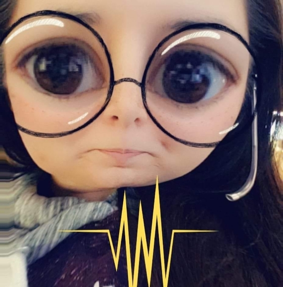 Meet your Posher, Courtney - Picture 1 of 1